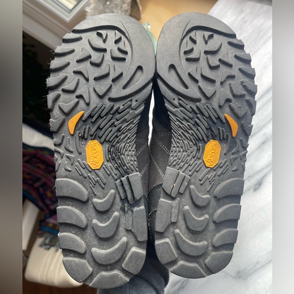 SCARPA CRUX Hike/Trail/Approach shoe - Picture 2 of 12